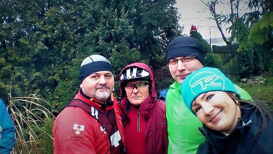 Grudniowe pączki w Nowym Stawie i ognisko w Lisewie