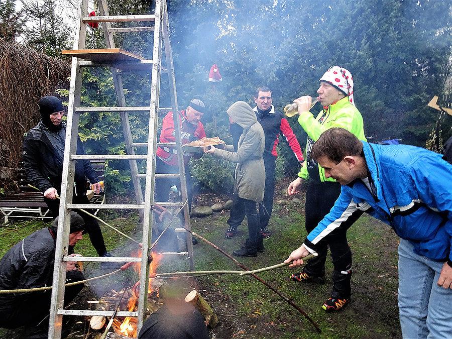 Grudniowe pączki w Nowym Stawie i ognisko w Lisewie