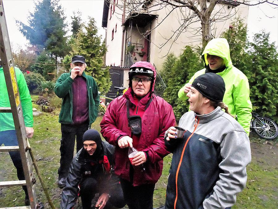 Grudniowe pączki w Nowym Stawie i ognisko w Lisewie