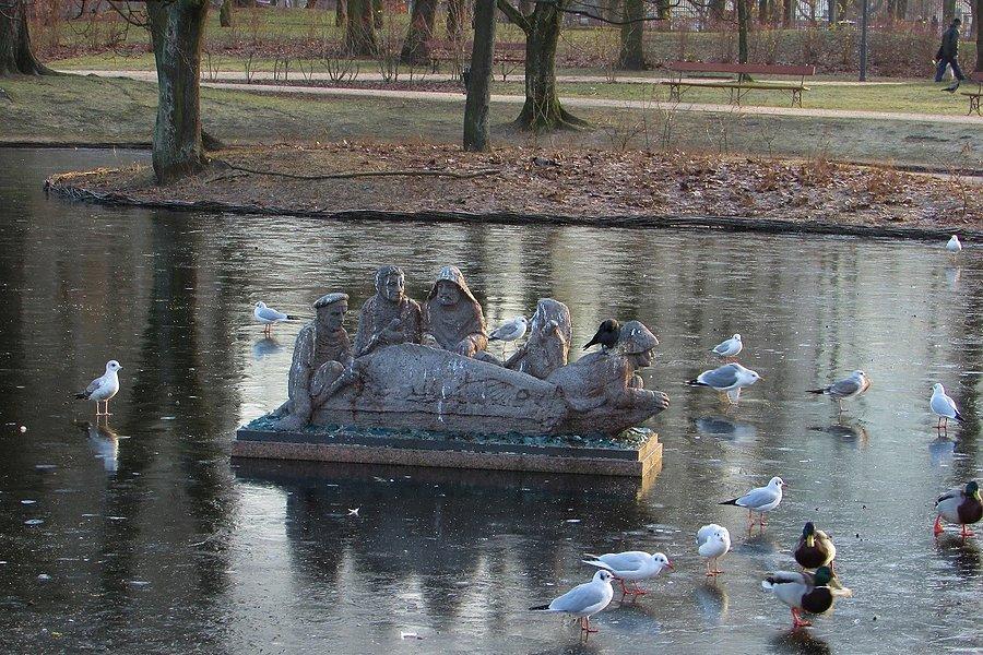 Na stawie Ogrodu Krasińskich