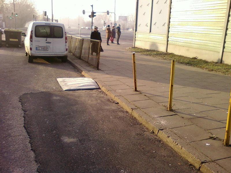 Wjazd z ul. Braterskiej