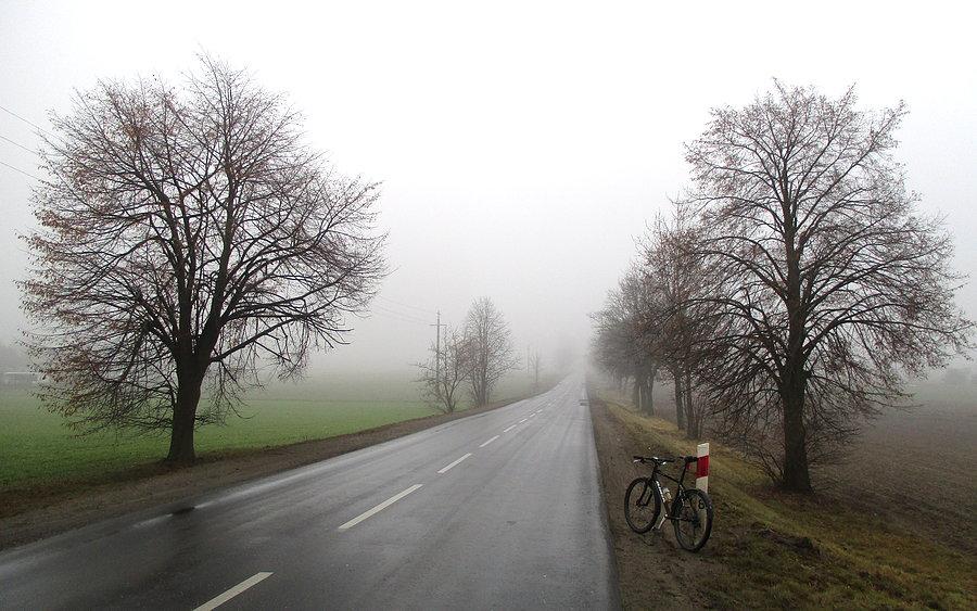 Szaro, buro i ponuro. Kręcić trzeba póki wolne