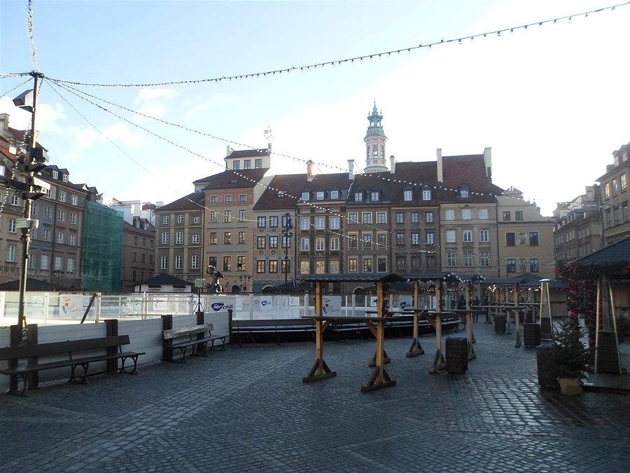 Rynek Starego Miasta strona Zakrzewskiego (południowa) dawniej zwana Zamkową lub Czwartą