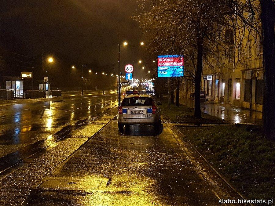 Łódzka policja daje przykład do czego służy droga dla rowerów