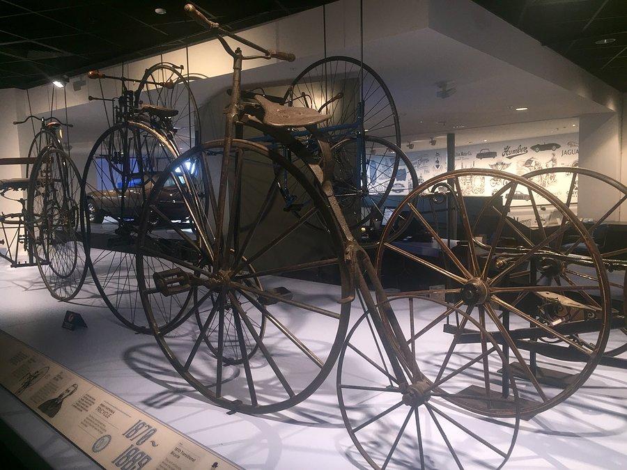 Muzeum zacne warto zwiedzić Coventry