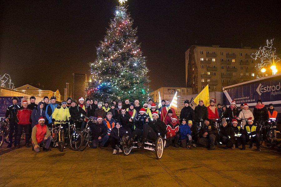 Wspólne zdjęcie Masowiczów 130 Częstochowskiej Masy Krytycznej