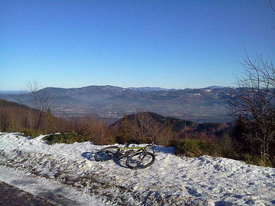 Widok na Beskid Śląski i Dolinę Olzy