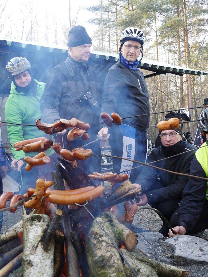 Jest ogień, są kiełbaski