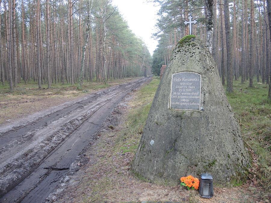 Pomnik leśnika w okolicy Sokołowa