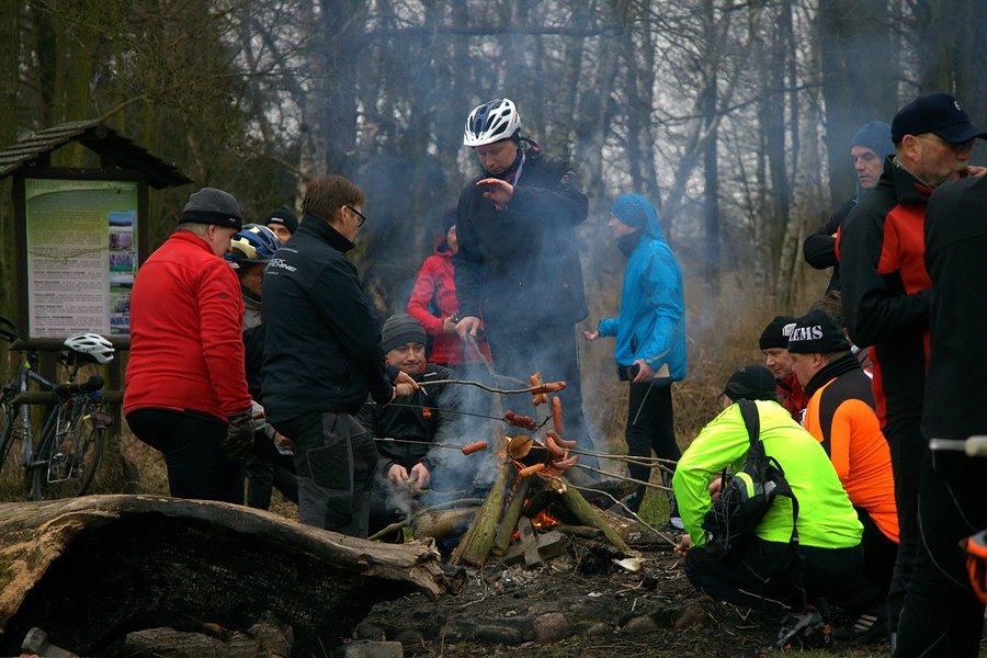 Jak jest ognisko to i kiełbaski :)