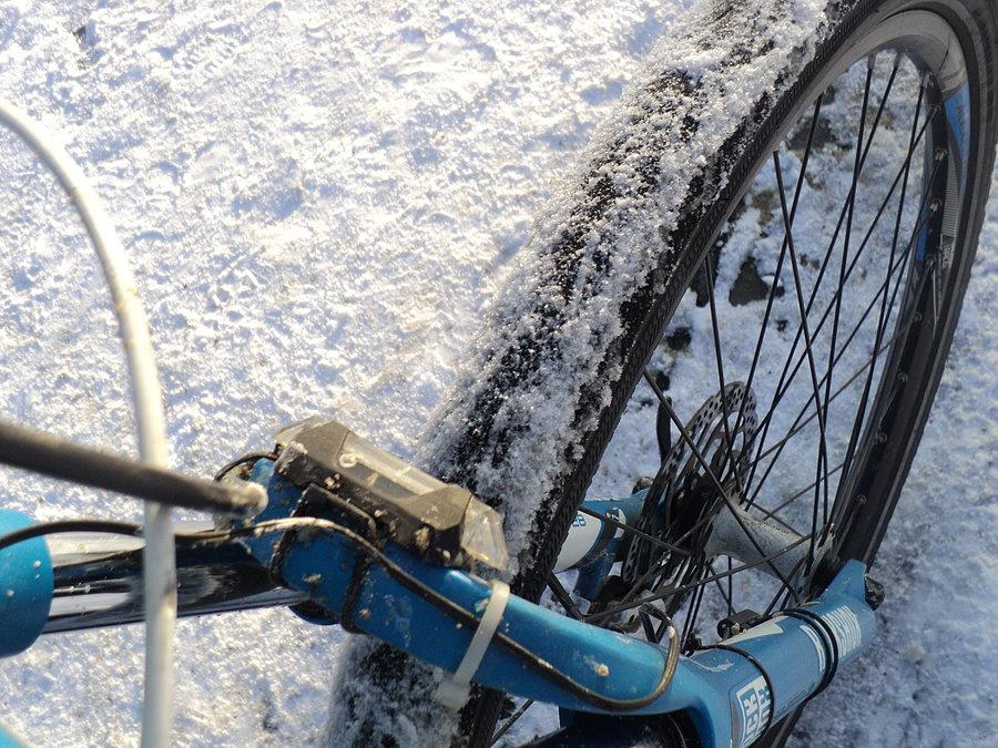 Opony Cube - spokojnie dawały radę. Muszę wam napisać że zauważyłam że na mieście jest więcej piachu niż soli