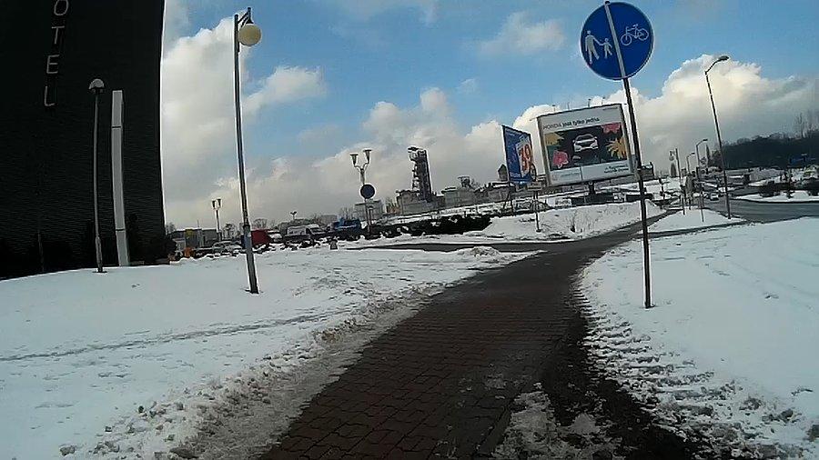 W stronę miejsca gdzie była kopalnia Katowice
