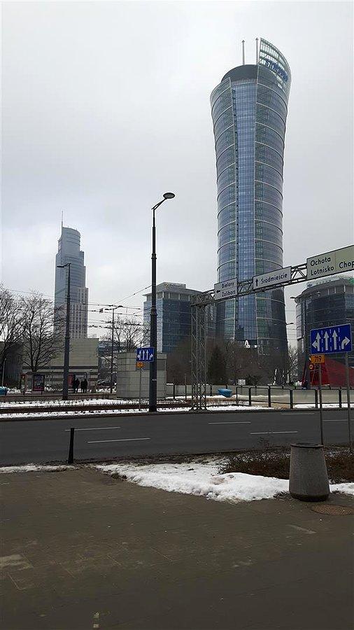 Warsaw Trade Tower (d.Daewoo Tower) i Warsaw Spire - nazewnictwo wieżowców czysto polskie, nawiązujące do gwary warszawskiej