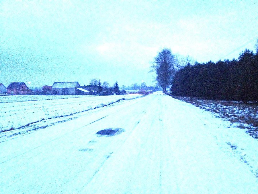 Zaśnieżone drogi - wjazd do Walkowic