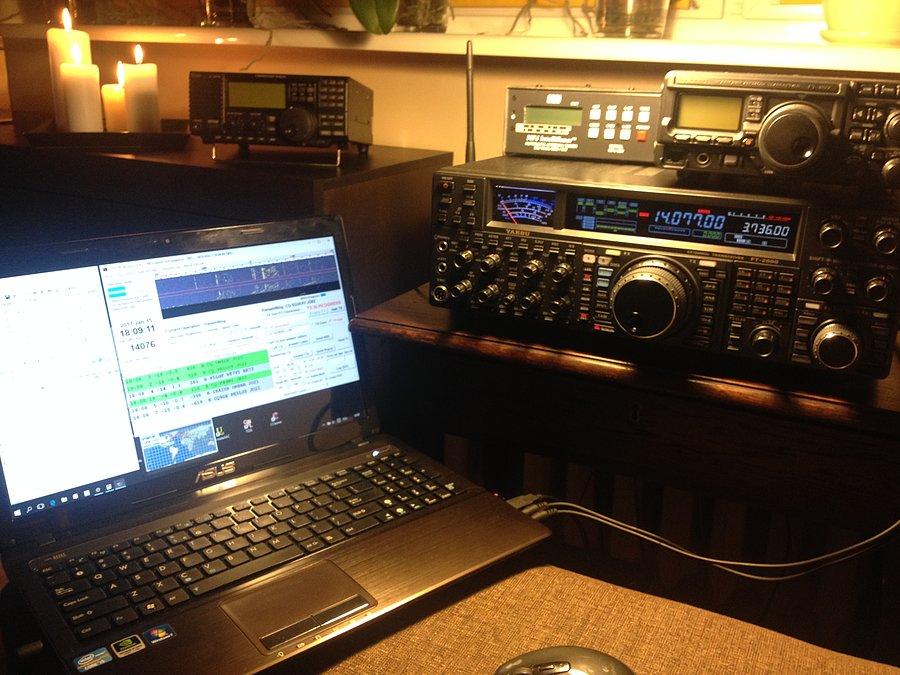 A wieczorem trochę łączności radiowych ze światem
