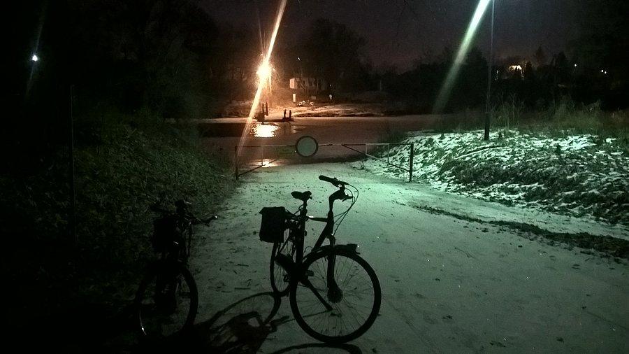 Odra zamarznięta, prom nieczynny