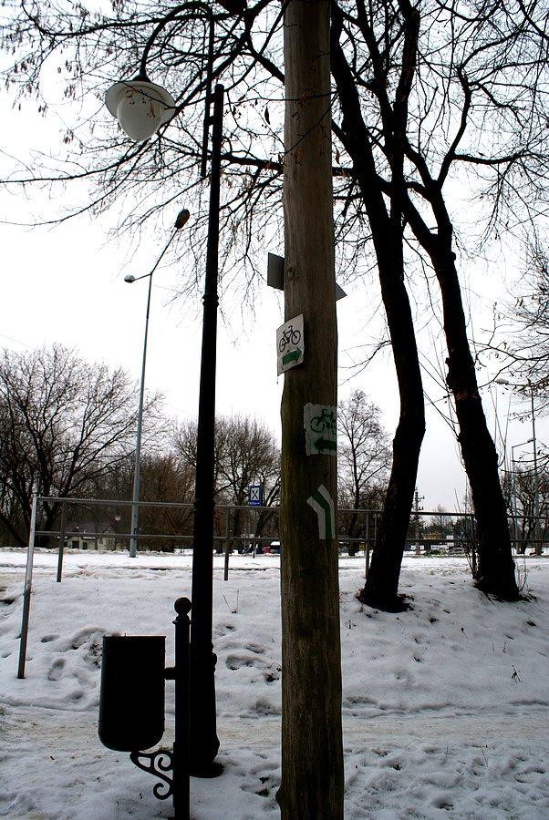 Zielone szlaki, jeden pieszy, drugi rowerowy