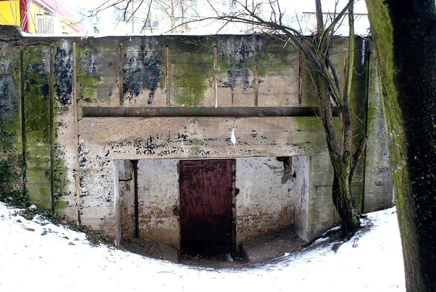 Schron z bliska - ul. Wiejska