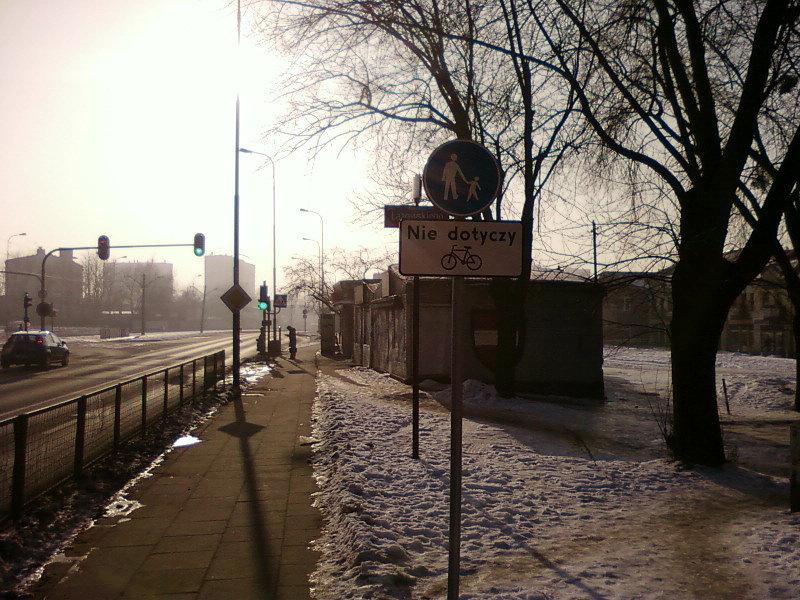 Chodnik z dopuszczonym ruchem Rzgowska