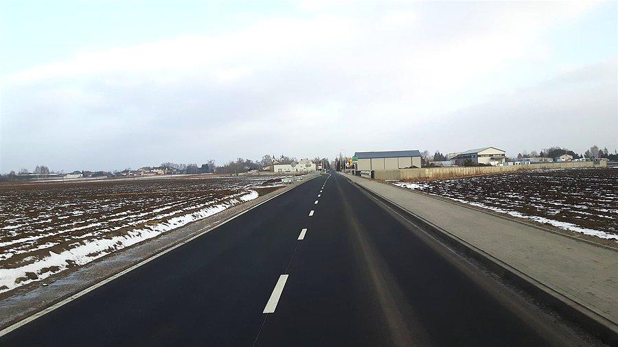 Wyremontowana droga Pogroszew - Borzęcin