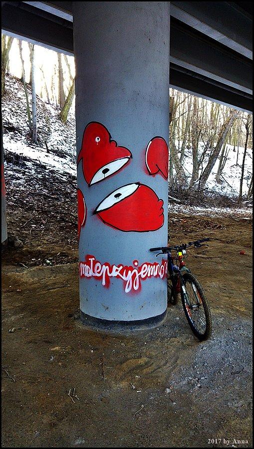 Małe małe, wszędzie małe