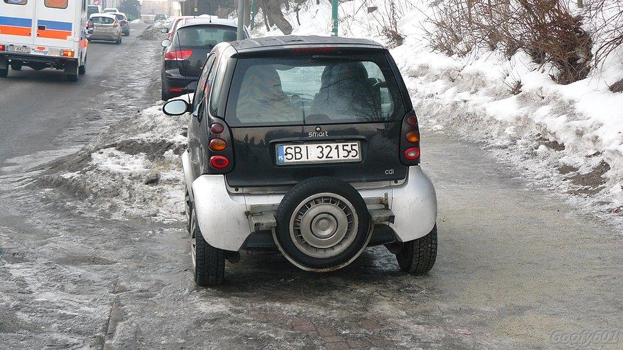 Każdy sposób na powiększenie przestrzeni bagażowej jest dobry :P