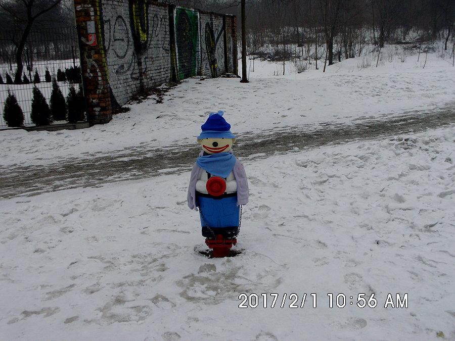 23 maja 2016 roku, kiedy to zrobiłem poprzednie zdjęcie tego hydrantu nie potrzebował on dodatkowego ubrania :)