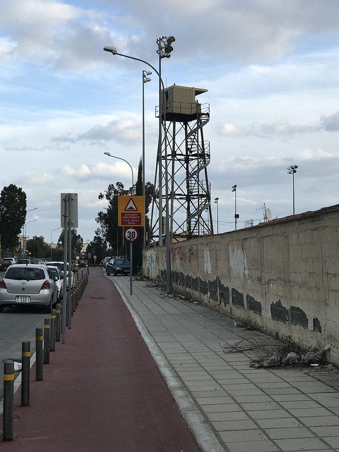 Zmilitaryzowana i podzielona Nikozja