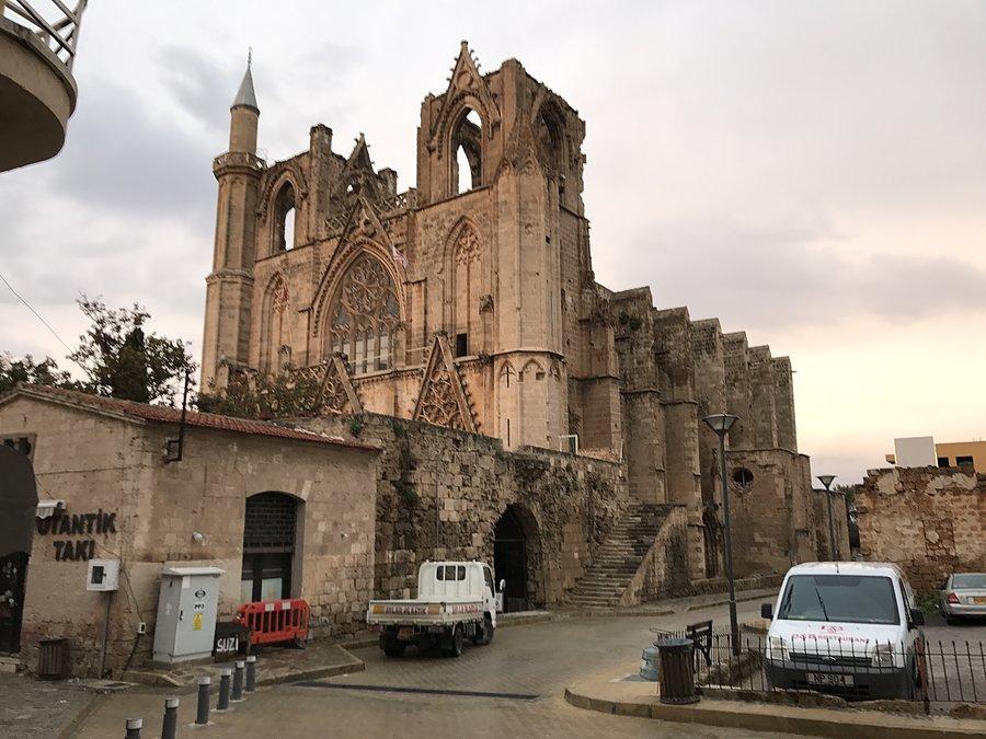 Zachód słońca i Famagusta