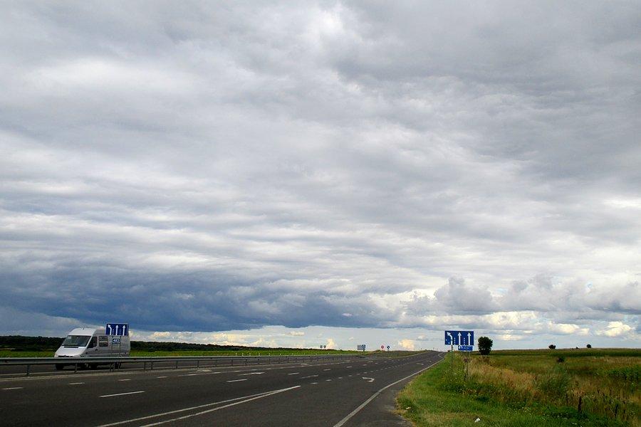 Ciężkie chmury na drogą M-07 Luboml-Kowel