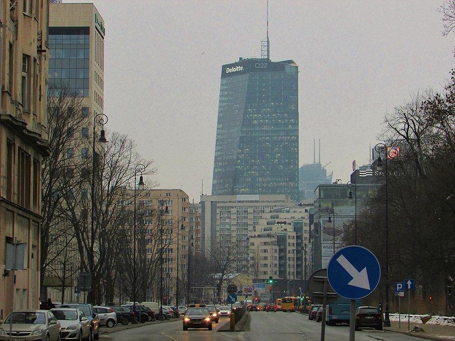 Q22 z perspektywy ul. Królewskiej
