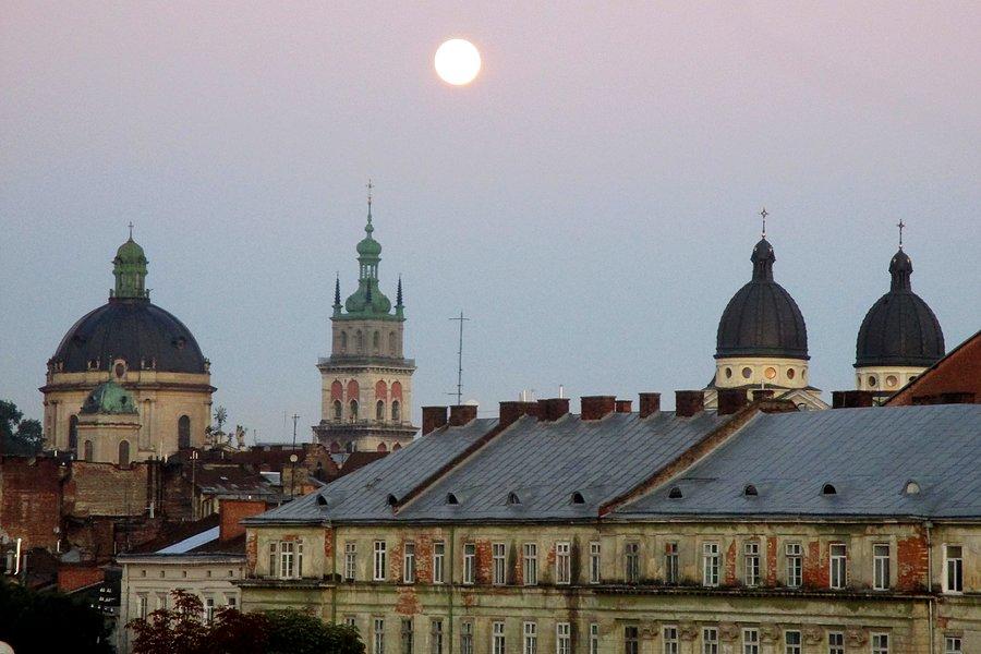 Pełnia Księżyca nad Lwowem