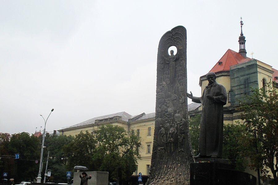 Pomnik Tarasa Szewczenki we Lwowie