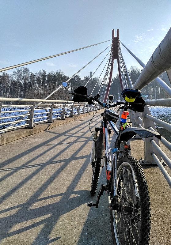 Krótki postój na kładce nad A4