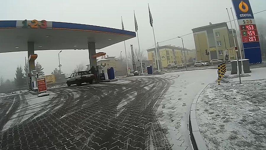 Ceny paliw trzymają się tego samego dość wysokiego poziomu