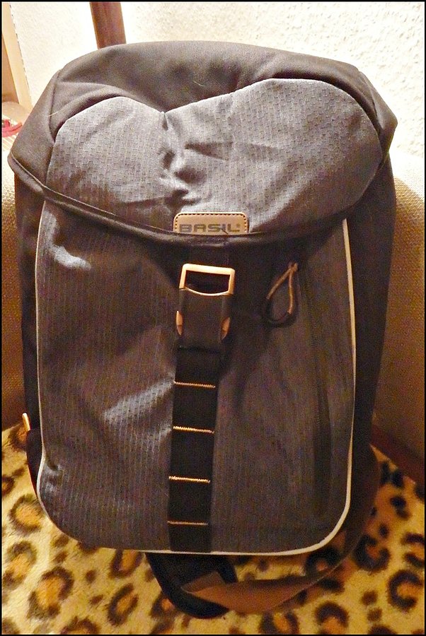 Sakwa rowerowa basil miles daypack - przód