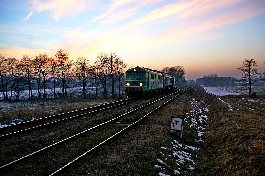 ST43-368 wraz z Gagarinem i Stonką luzakują po ładowne wahadło do Kędzierzyna KKD