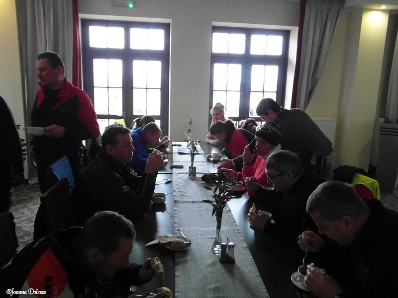 XII Zimowy Rajd Pomorski PTTK - Stolemy 2017-poczęstunek w hotelowej restauracji