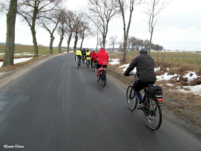 XII Zimowy Rajd Pomorski PTTK - Stolemy 2017-rowerzyści na trasie