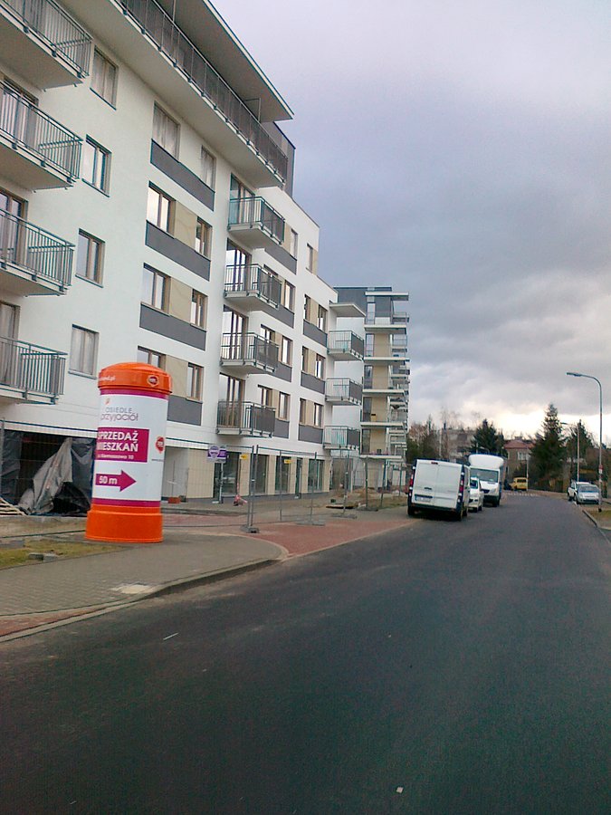 Nowe bloki przy Powstańców. W tym miejscu pierwotnie planowano linię metra