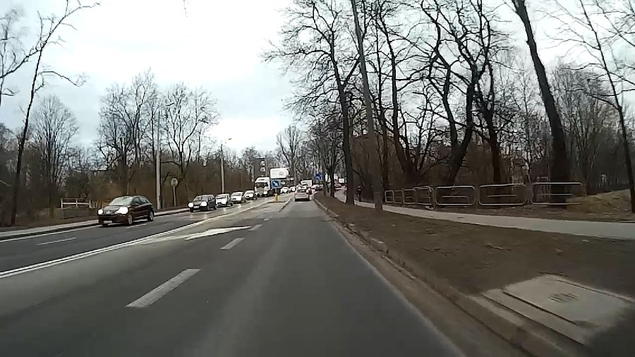 Na Wirku chwilę po otwarciu przejazdu kolejowego
