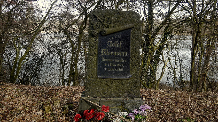 Przytoczna - stary nagrobek