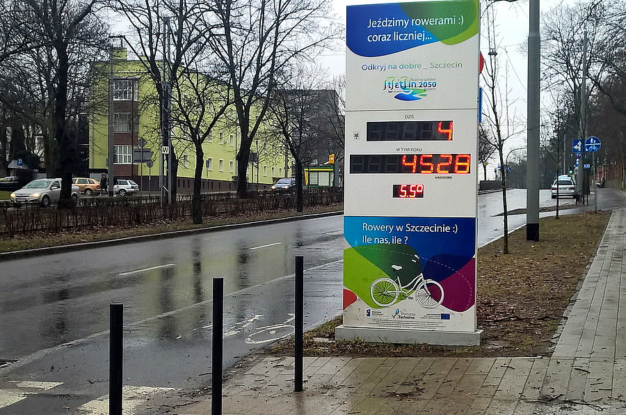 Jak widać na liczniku deszcz odstraszył bikerów - byłem piąty