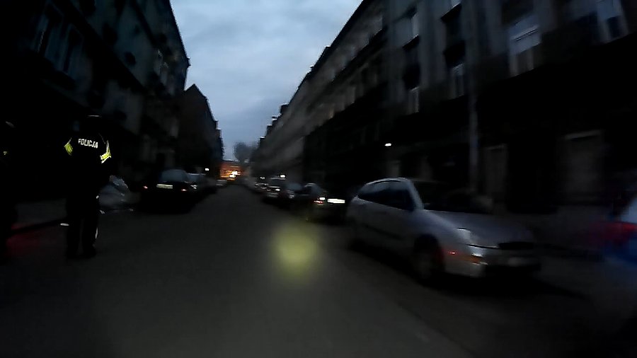 Policja ? Tutaj ?