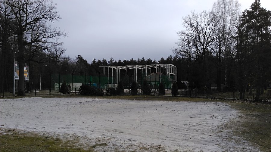 Konstrukcja nowej hali do gier plażowych - teren COS Spała