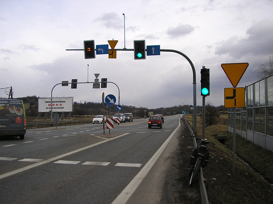 Na skrzyżowaniu z DK75