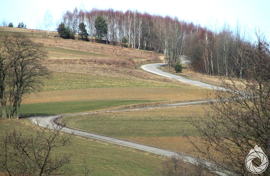 Wisowa climb późną zimą z mocno rozwalonym asfaltem