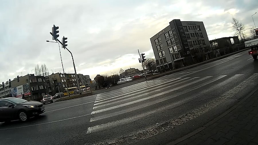 Na skrzyżowaniu pod Famurem, pogoda na dwoje babka wróżyła