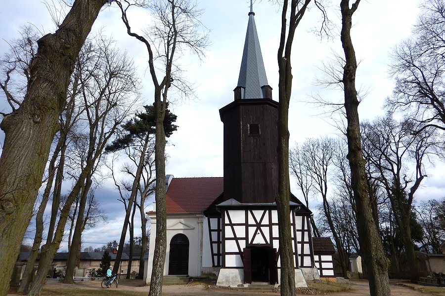 Kościół w Uzarzewie