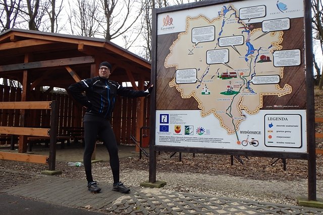 Przy punkcie postojowym niedaleko mostu kolejowego nad Brdą